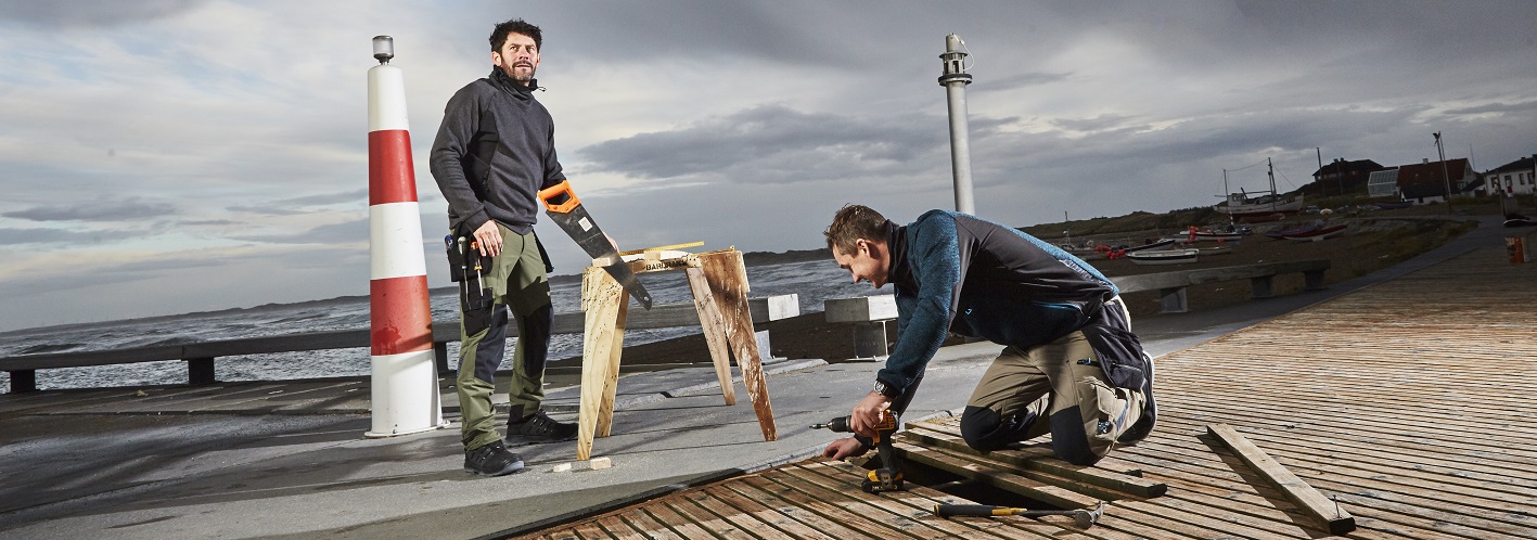 MASCOT® ADVANCED produkter Arbejdsbeklædning på to mænd